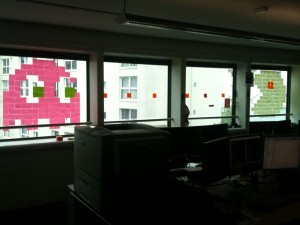 post-it war : pacman